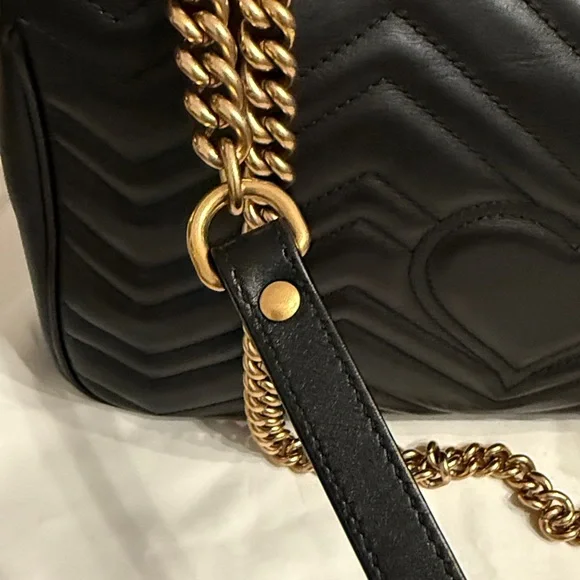 Gucci Black Quilted Marmont w/Gold Hardware - Picture 4 of 16
